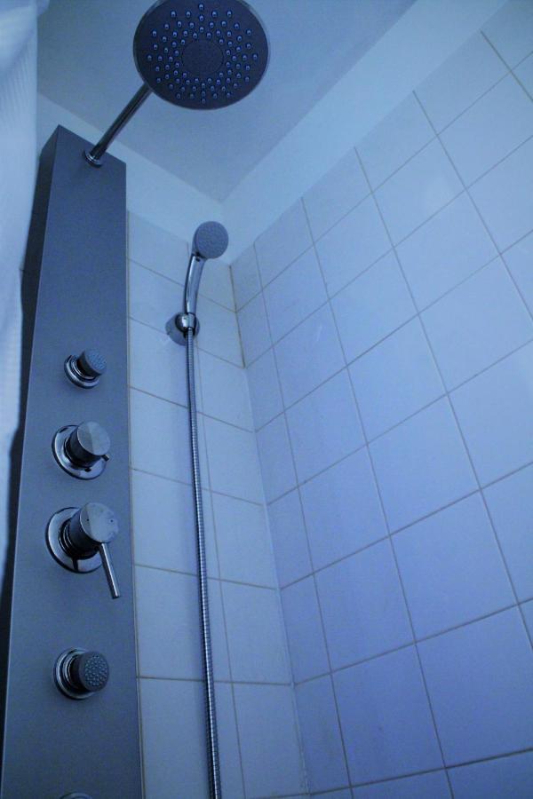 Pyrene Holidays - Residence La Fontaine - Studios Cozy A 10Mn A Pied Des Thermes Bagneres-de-Bigorre Bagian luar foto